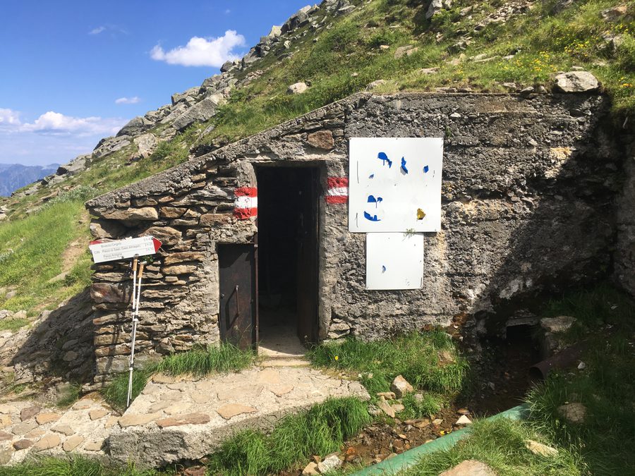 They route the trail through a kilometer long tunnel between two lakes used for hydropower to avoid a 1000m descent, Alpe del Lago & Alpe Lareccio